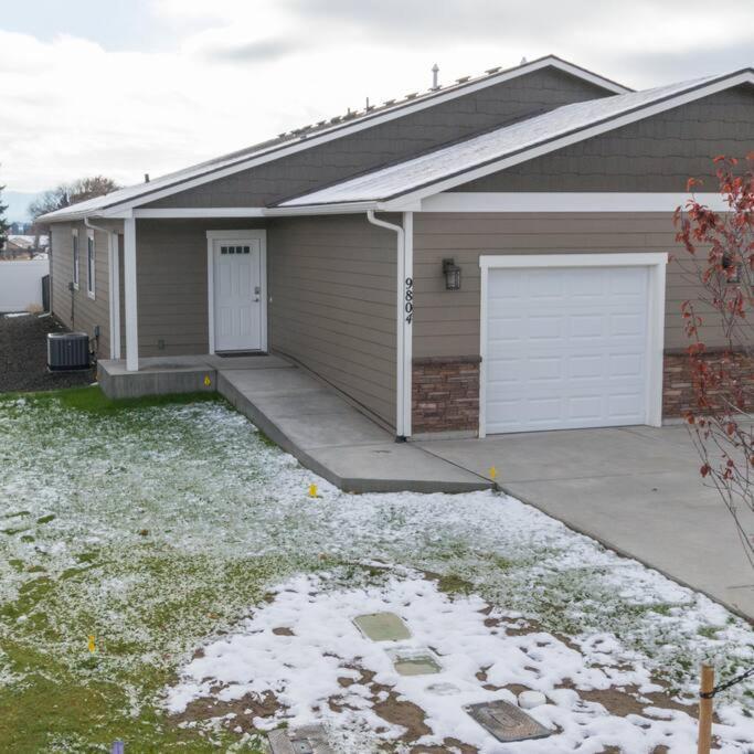Villa Modern Decor & Style King Bed Wifi With Garage Spokane Exterior foto